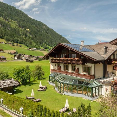 Hotel Berghof Нойштифт-им-Штубайталь Экстерьер фото