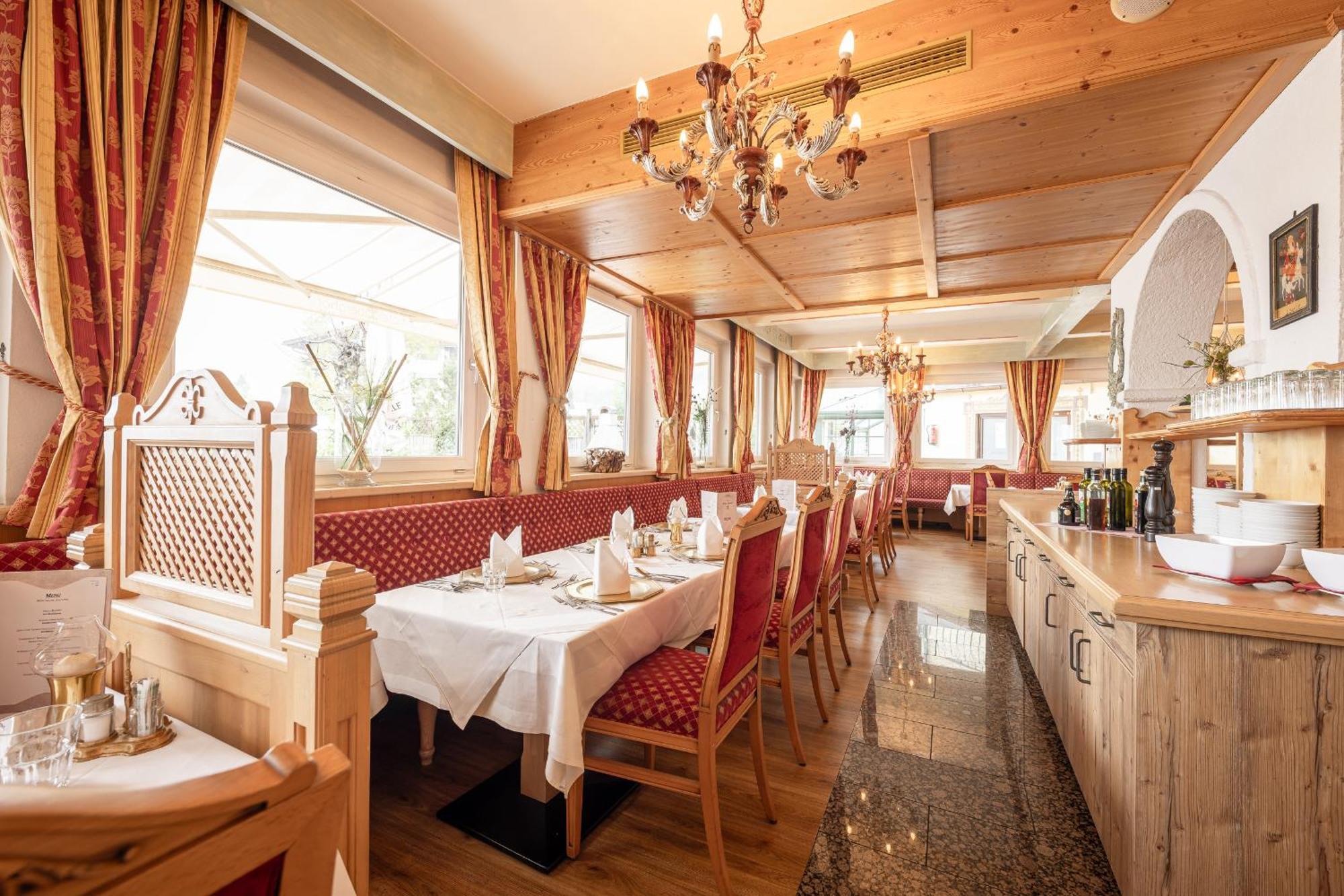 Hotel Berghof Нойштифт-им-Штубайталь Экстерьер фото