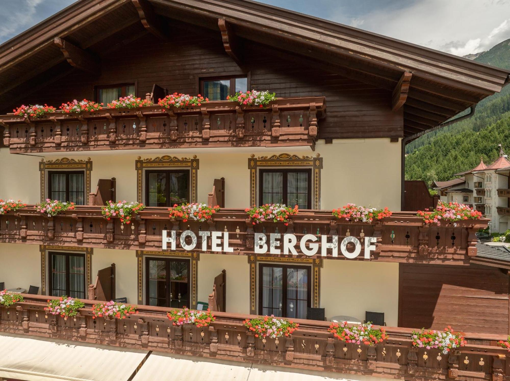 Hotel Berghof Нойштифт-им-Штубайталь Экстерьер фото