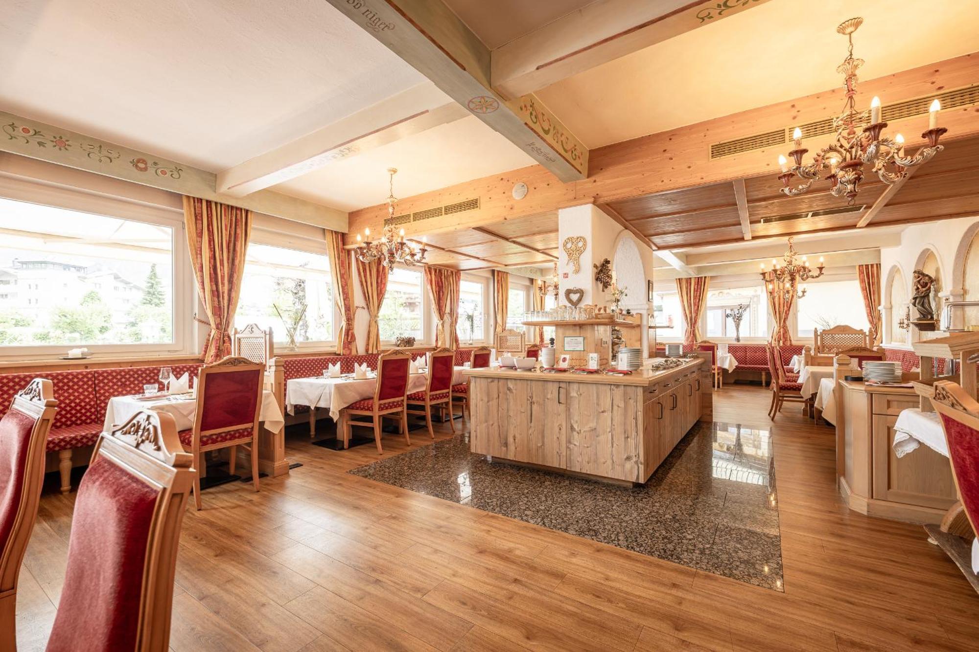 Hotel Berghof Нойштифт-им-Штубайталь Экстерьер фото