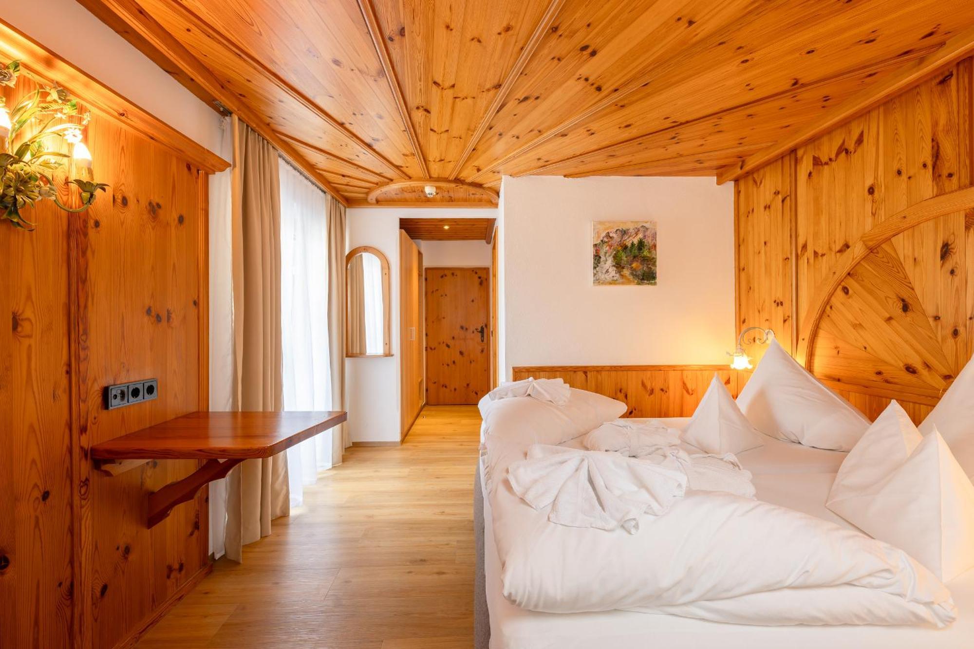Hotel Berghof Нойштифт-им-Штубайталь Экстерьер фото