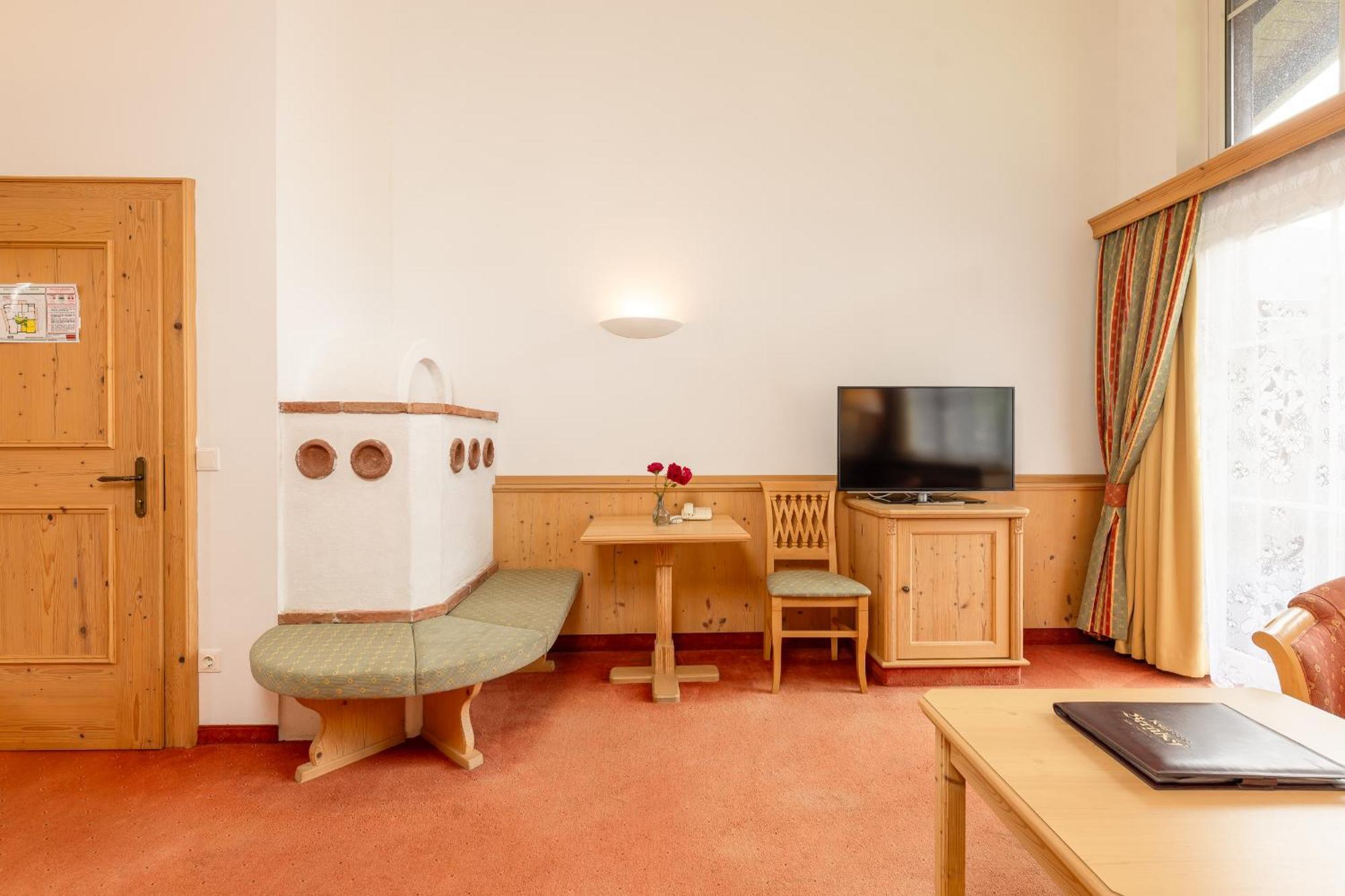 Hotel Berghof Нойштифт-им-Штубайталь Экстерьер фото