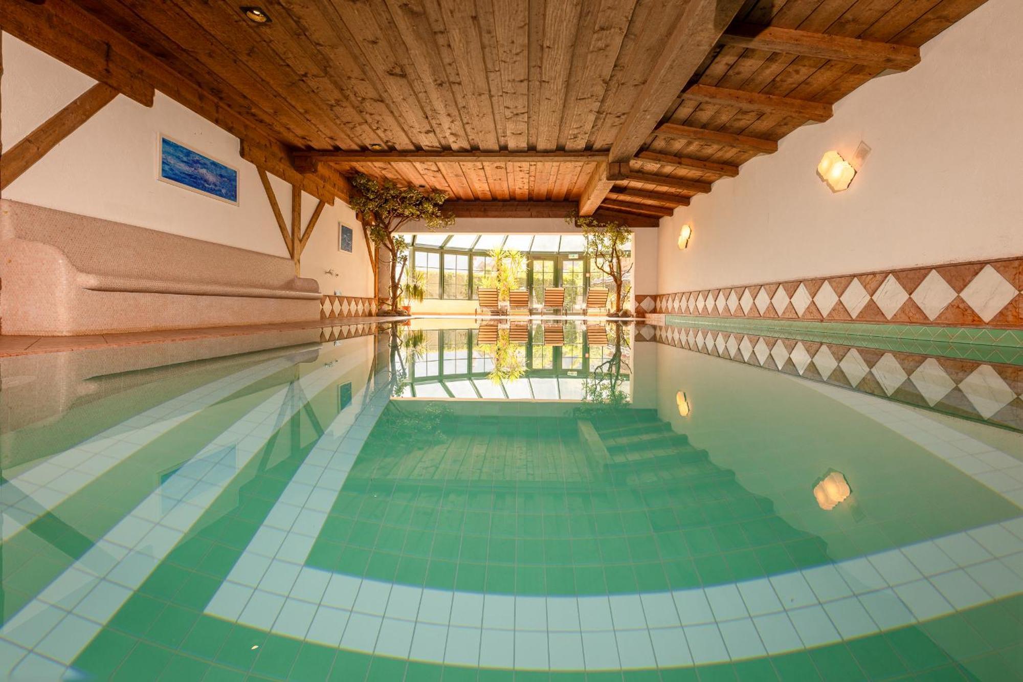 Hotel Berghof Нойштифт-им-Штубайталь Экстерьер фото
