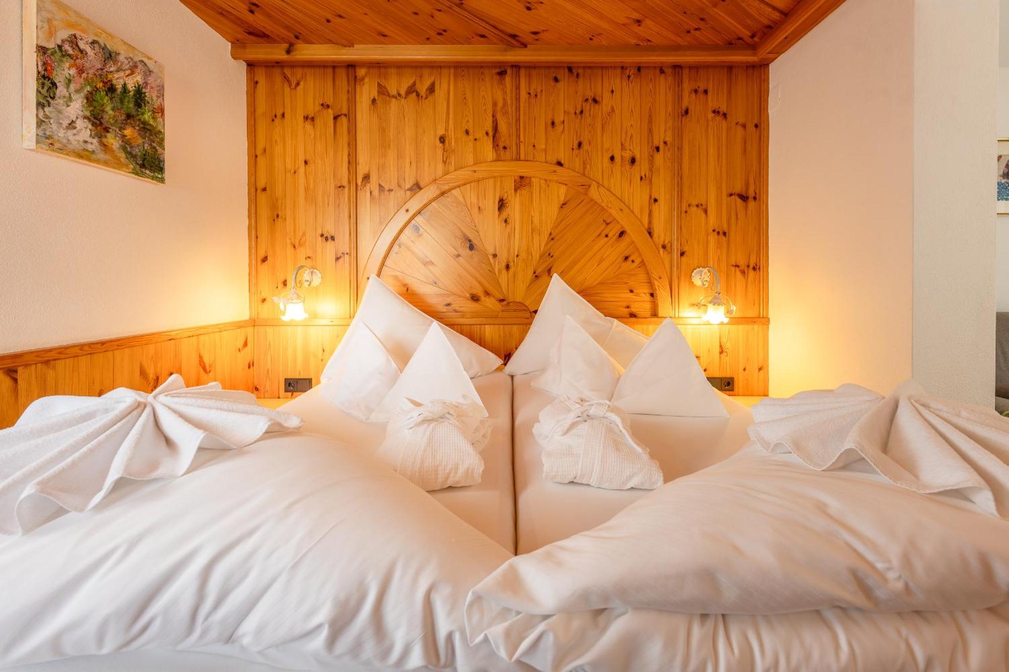 Hotel Berghof Нойштифт-им-Штубайталь Экстерьер фото