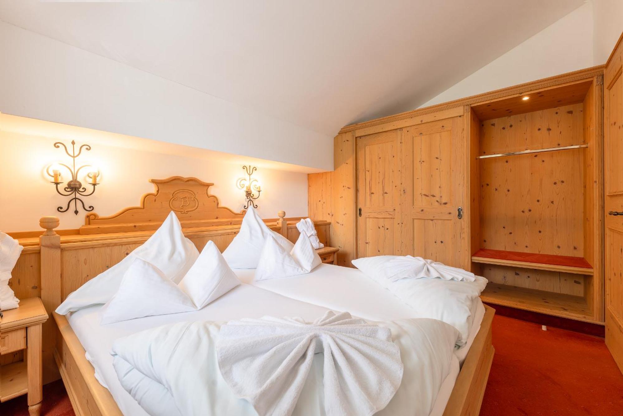 Hotel Berghof Нойштифт-им-Штубайталь Экстерьер фото