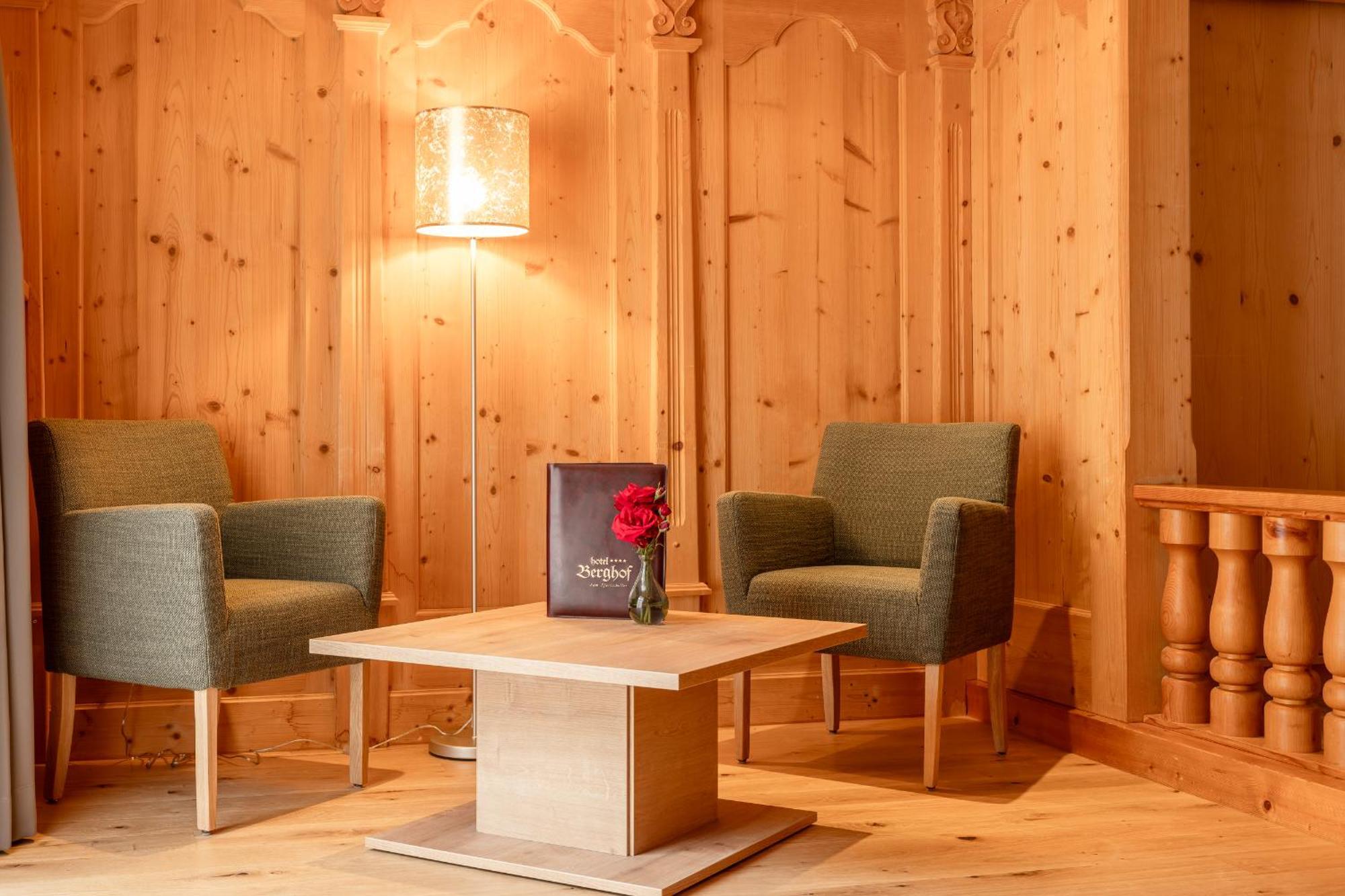 Hotel Berghof Нойштифт-им-Штубайталь Экстерьер фото
