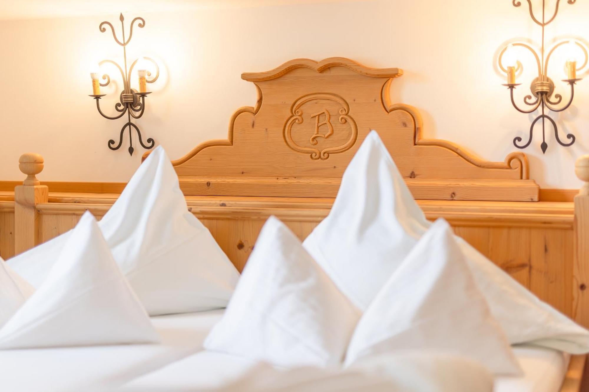 Hotel Berghof Нойштифт-им-Штубайталь Экстерьер фото