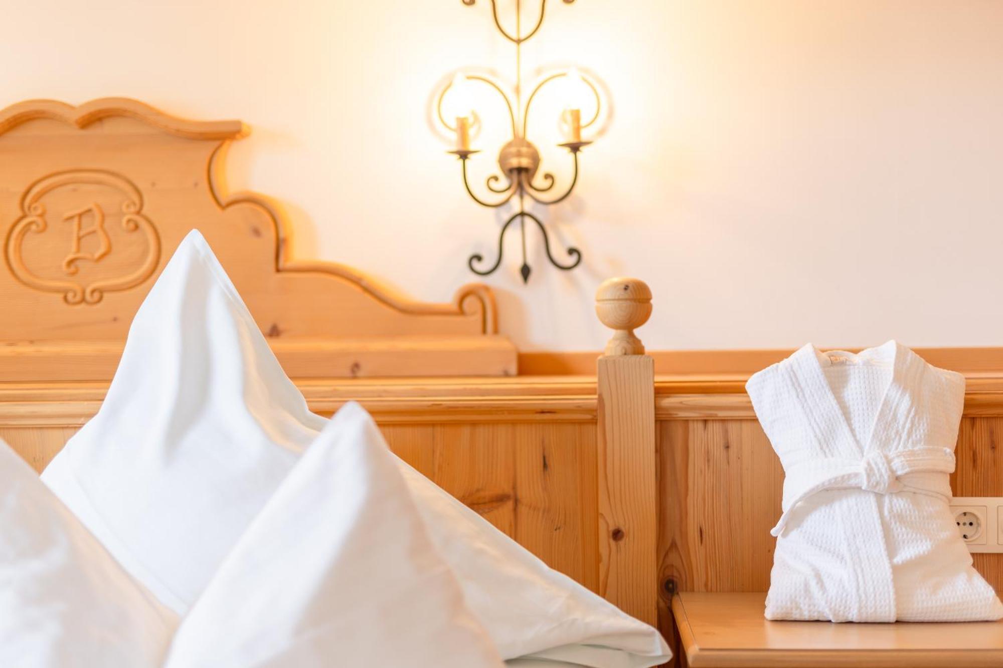 Hotel Berghof Нойштифт-им-Штубайталь Экстерьер фото