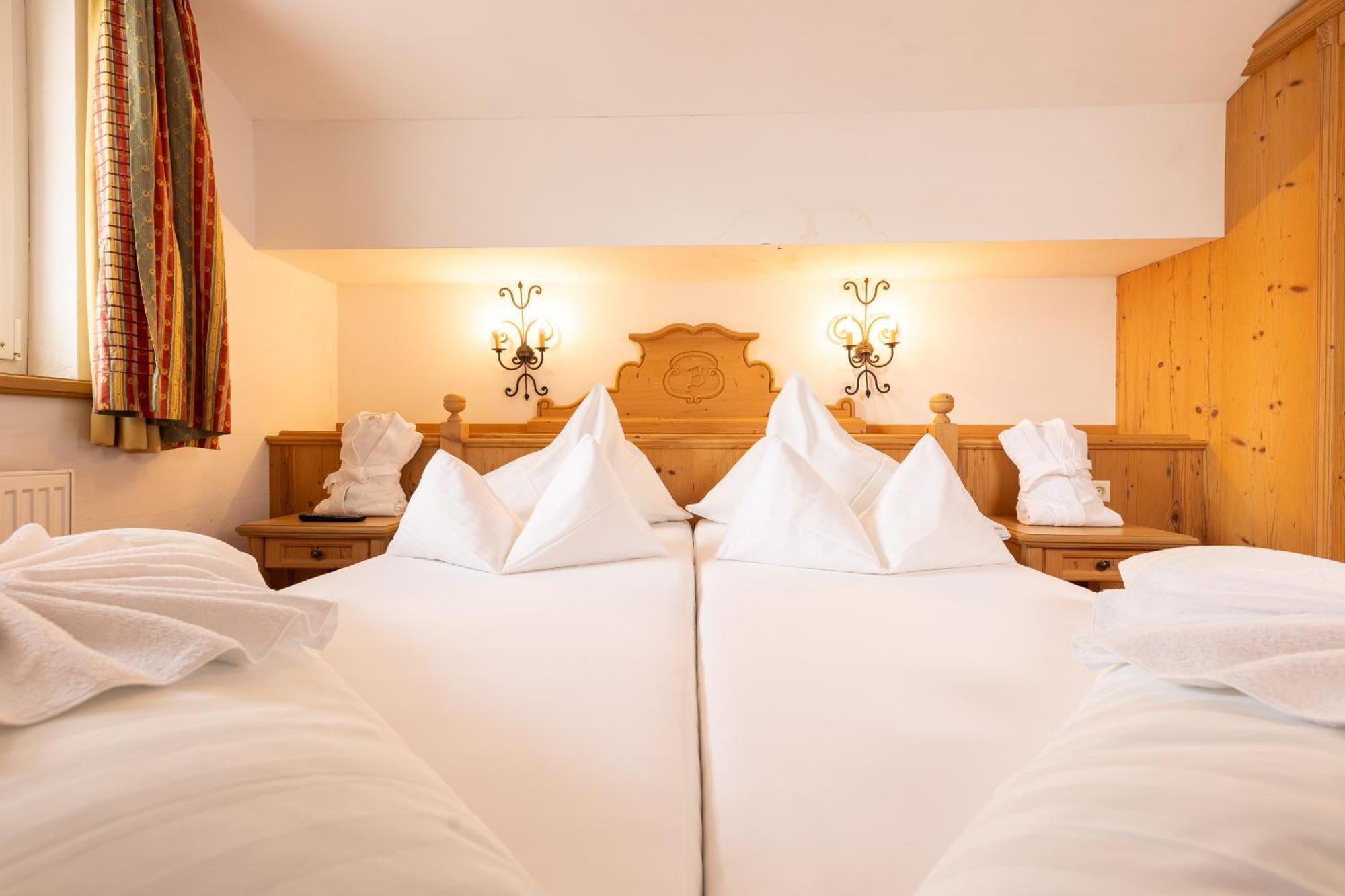 Hotel Berghof Нойштифт-им-Штубайталь Экстерьер фото