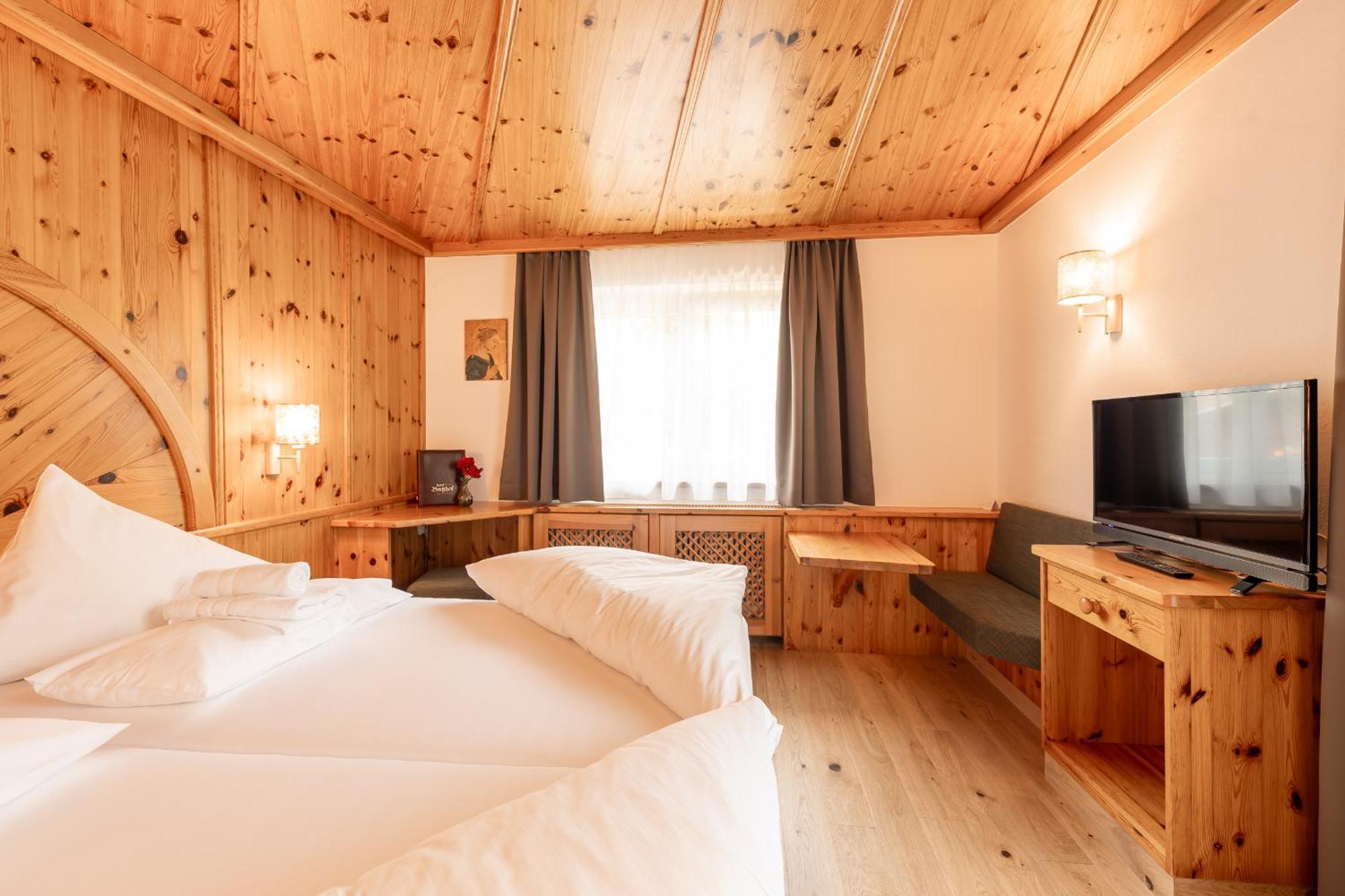Hotel Berghof Нойштифт-им-Штубайталь Экстерьер фото