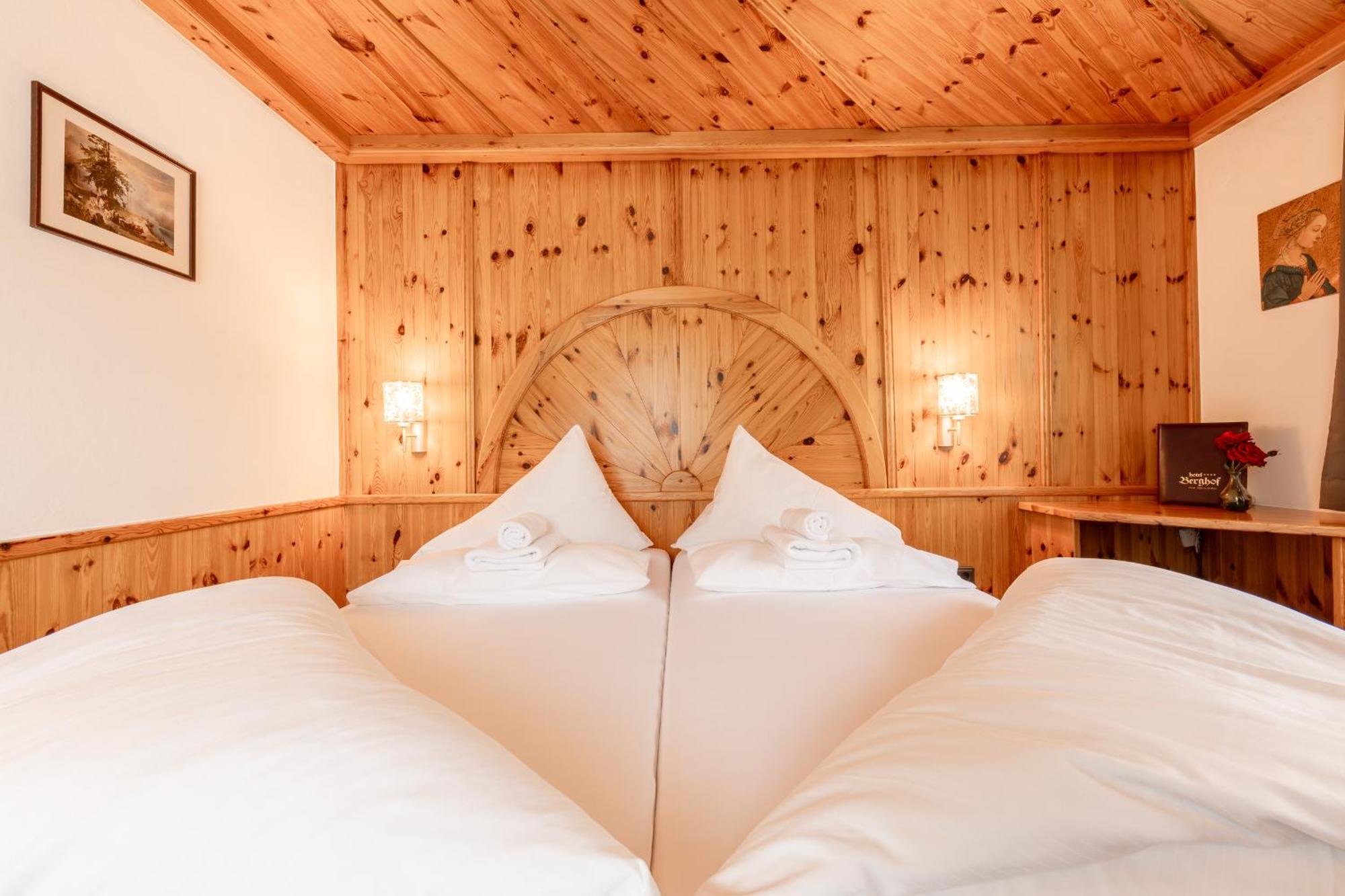Hotel Berghof Нойштифт-им-Штубайталь Экстерьер фото